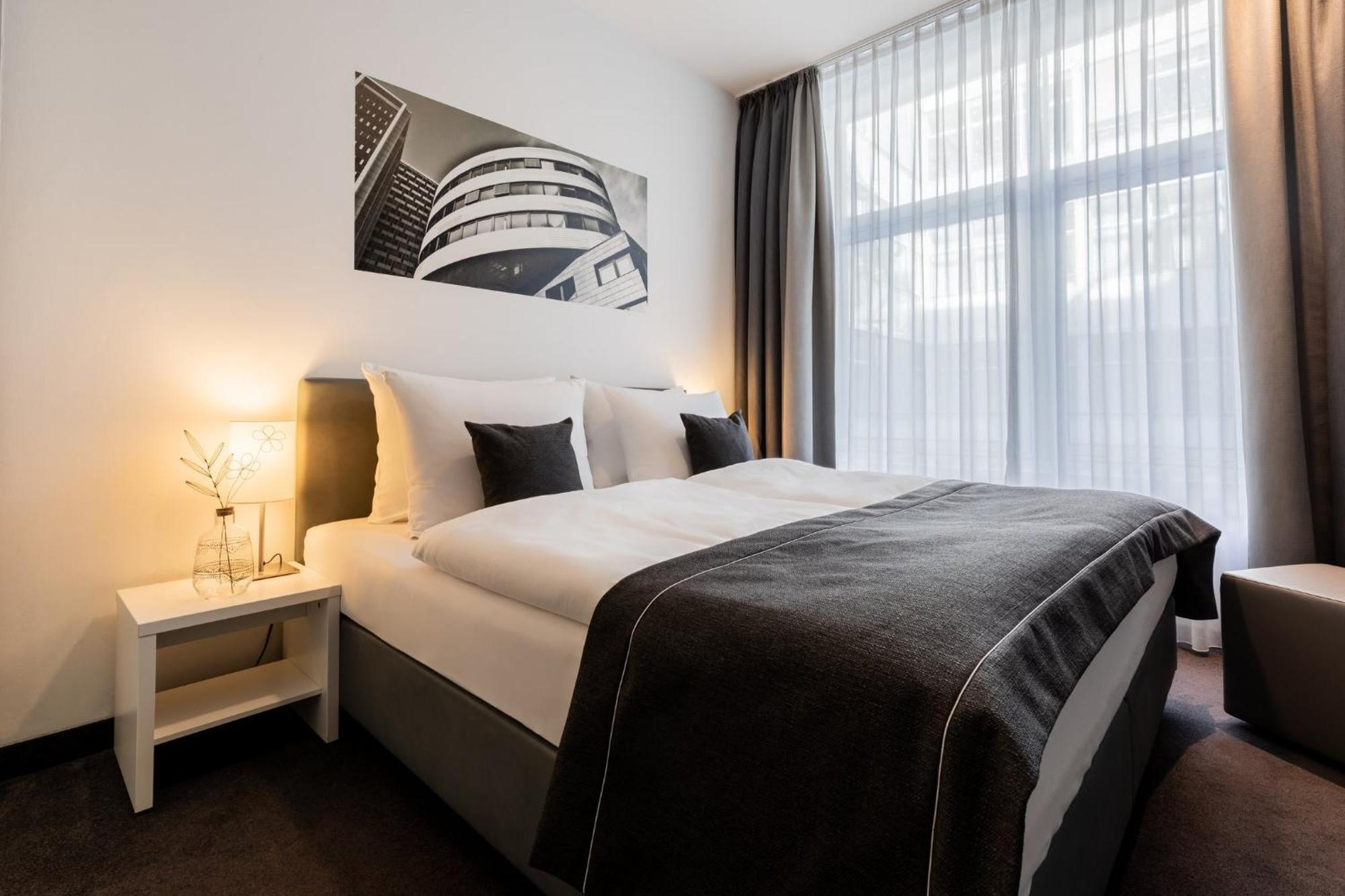 ซีเล็ค โฮเทล เบอร์ลิน เยนดาร์เมนมาร์คท์ Hotel ภายนอก รูปภาพ